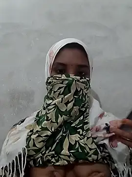 Snapshot of mimpake chatting on April 9, 12:21 pm mimpake online show from April 9, 12:21 pm