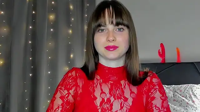 Snapshot of megann_fox2 chatting on April 28, 5:51 pm megann fox2 online show from April 28, 5:51 pm
