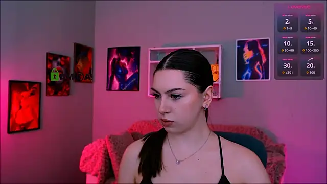 Snapshot of amalialowell chatting on May 28, 9:17 am amalialowell online show from May 28, 9:17 am