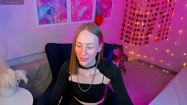 Snapshot of A_Alise chatting on February 20, 12:05 pm A Alise online show from February 20, 12:05 pm