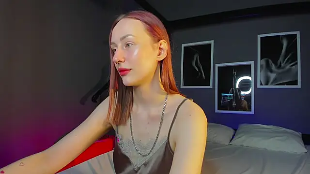 A Alise online show from April 1, 11:44 am