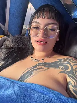 TrianaMor online show from February 17, 4:24 pm