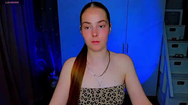 Maddy Wood  online show from June 15, 3:47 pm