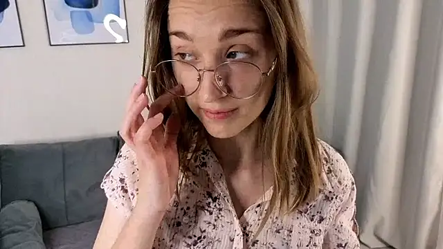 AshleyyJones online show from June 8, 2:06 pm