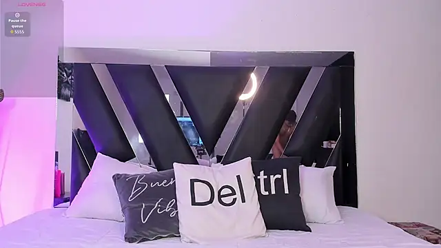 Snapshot of Mia_Iron chatting on March 21, 1:37 pm Mia Iron online show from March 21, 1:37 pm