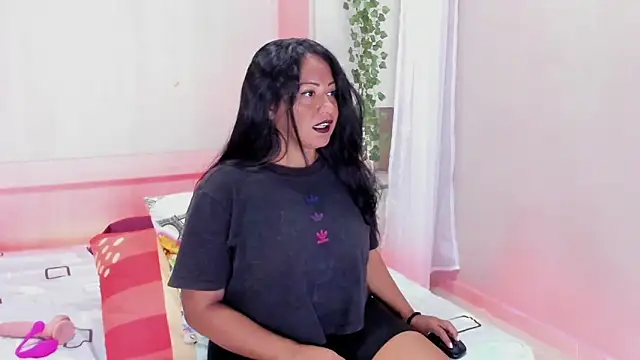 AllieBennet online show from March 23, 7:40 pm