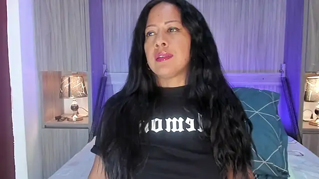AllieBennet online show from April 22, 7:37 pm