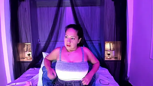 AllieBennet online show from June 21, 12:30 pm