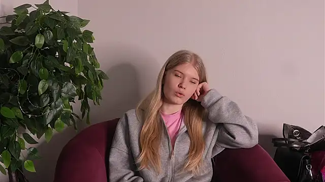 MelanyRuch online show from February 17, 5:26 am