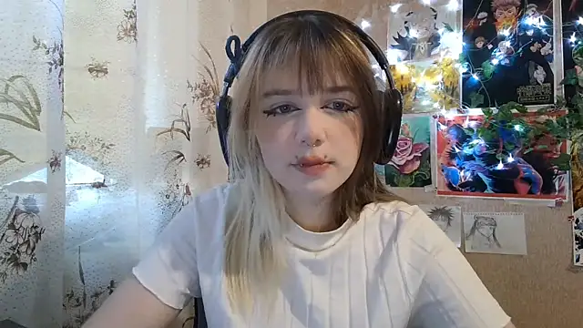 Snapshot of MilaTyan chatting on July 12, 3:03 pm MilaTyan online show from July 12, 3:03 pm