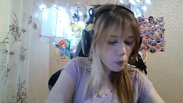 Snapshot of MilaTyan chatting on July 19, 1:59 pm MilaTyan online show from July 19, 1:59 pm