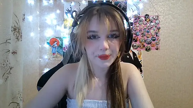 Snapshot of MilaTyan chatting on July 22, 3:04 pm MilaTyan online show from July 22, 3:04 pm