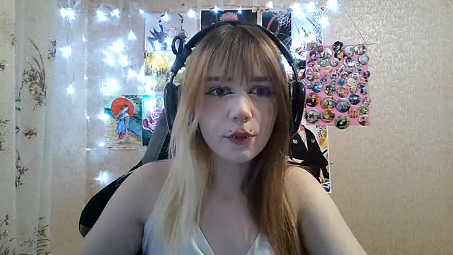 Snapshot of MilaTyan chatting on July 23, 3:10 pm MilaTyan online show from July 23, 3:10 pm