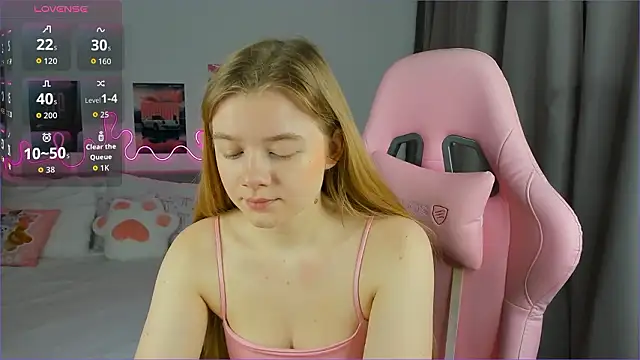 Snapshot of EvaRaee chatting on March 5, 3:24 am EvaRaee online show from March 5, 3:24 am