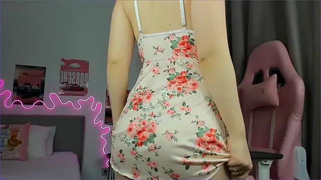 Snapshot of EvaRaee chatting on March 22, 3:32 am EvaRaee online show from March 22, 3:32 am