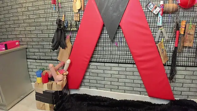 hillary bigbutt online show from July 24, 11:30 am