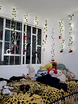 Snapshot of IncognitoLive1 chatting on March 11, 8:20 am IncognitoLive1 online show from March 11, 8:20 am