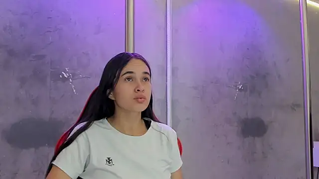 Snapshot of alice__susan chatting on June 12, 11:31 am alice susan online show from June 12, 11:31 am