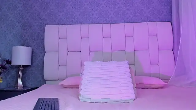 Snapshot of alisstarr chatting on February 27, 11:43 am alisstarr online show from February 27, 11:43 am