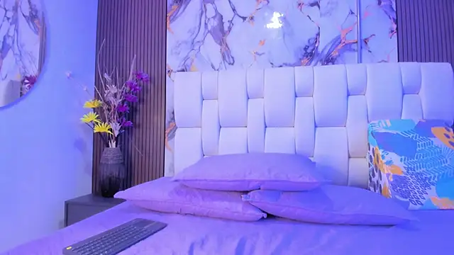 Snapshot of alisstarr chatting on March 28, 12:05 pm alisstarr online show from March 28, 12:05 pm