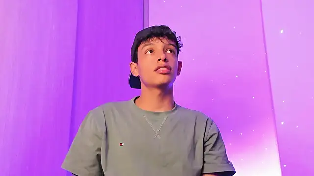 Maxfrost1 online show from March 3, 10:48 pm