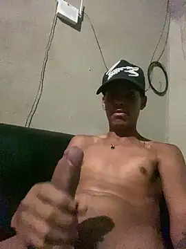 Snapshot of Alee_2005 chatting on March 15, 7:25 am Alee 2005 online show from March 15, 7:25 am