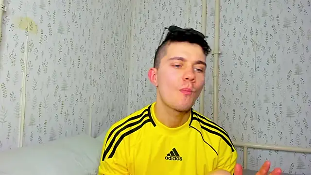 Snapshot of Tomassmitty chatting on March 4, 5:19 pm Tomassmitty online show from March 4, 5:19 pm