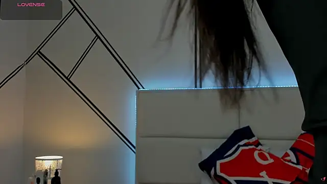 evangeline valencia online show from March 28, 10:09 pm