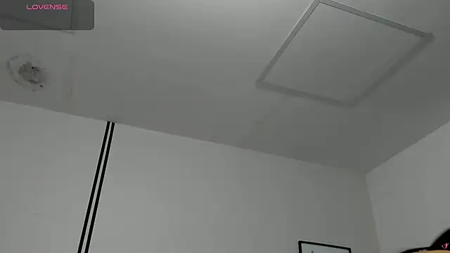 evangeline valencia online show from March 31, 9:59 pm