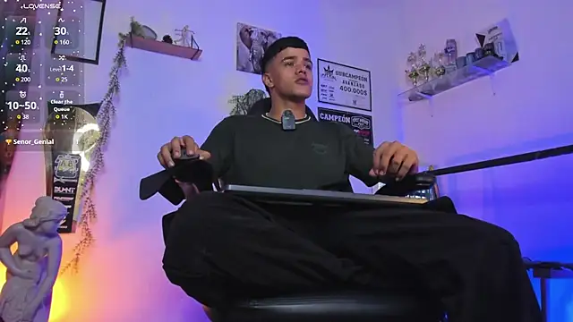 Snapshot of Rob_zaens33 chatting on March 26, 2:33 pm Rob zaens33 online show from March 26, 2:33 pm