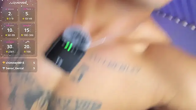 Snapshot of Rob_zaens33 chatting on April 3, 2:26 pm Rob zaens33 online show from April 3, 2:26 pm