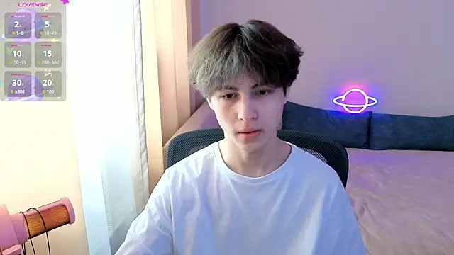  LukaHayes  online show from April 3, 12:25 pm