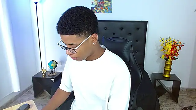 liiam3 online show from April 6, 9:27 pm