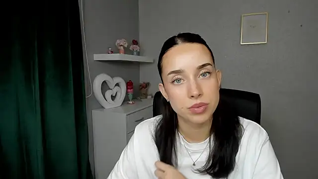 AdeleSolo online show from May 27, 5:37 am