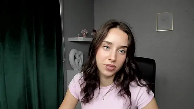 AdeleSolo online show from June 9, 10:27 am