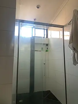 Snapshot of noa_blue chatting on March 16, 1:37 pm noa blue online show from March 16, 1:37 pm