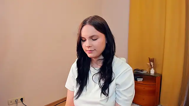 Snapshot of LeilaErcolani chatting on March 1, 7:16 pm LeilaErcolani online show from March 1, 7:16 pm