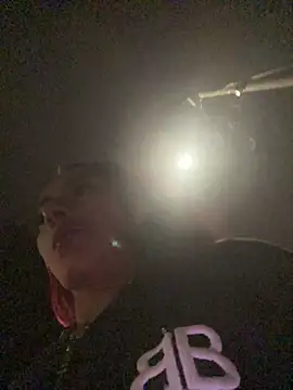 Snapshot of Emily-Fire chatting on March 8, 2:04 am Emily-Fire online show from March 8, 2:04 am