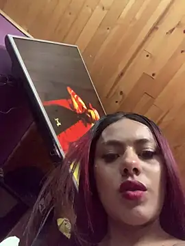 Snapshot of Emily-Fire chatting on March 16, 8:24 pm Emily-Fire online show from March 16, 8:24 pm