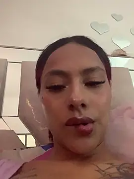 Snapshot of Emily-Fire chatting on March 19, 6:23 pm Emily-Fire online show from March 19, 6:23 pm