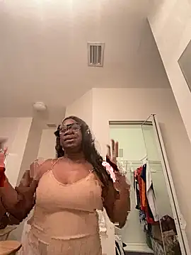 Snapshot of NiomiDivine chatting on February 19, 4:52 am NiomiDivine online show from February 19, 4:52 am