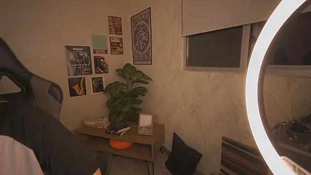 violette clerk1  online show from February 20, 12:18 am