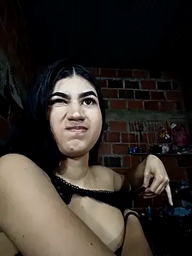 Snapshot of Julianiss chatting on February 17, 8:22 am Julianiss online show from February 17, 8:22 am