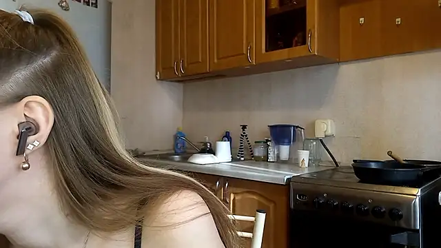 VictoriaDeese online show from February 18, 8:32 am