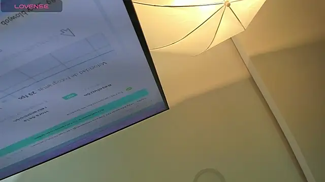 Snapshot of Bella__Peach chatting on March 24, 3:11 am Bella Peach online show from March 24, 3:11 am