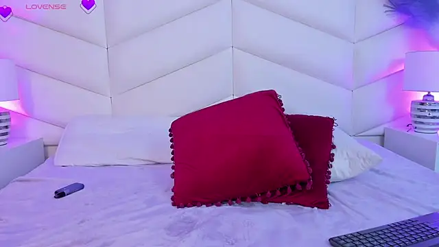 Snapshot of Bella__Peach chatting on March 27, 8:26 am Bella Peach online show from March 27, 8:26 am