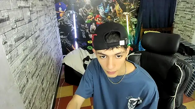 Snapshot of wex_077 chatting on February 26, 1:26 am wex 077 online show from February 26, 1:26 am