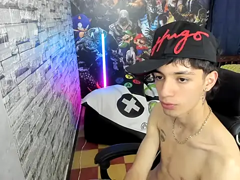 Snapshot of wex_077 chatting on February 28, 1:39 am wex 077 online show from February 28, 1:39 am