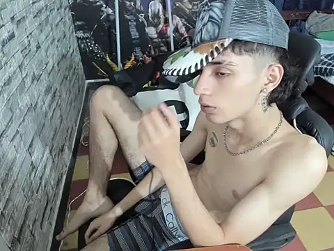 Snapshot of wex_077 chatting on March 29, 2:00 am wex 077 online show from March 29, 2:00 am