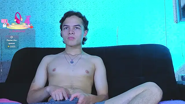 Ebony and boy pm online show from March 5, 9:55 pm